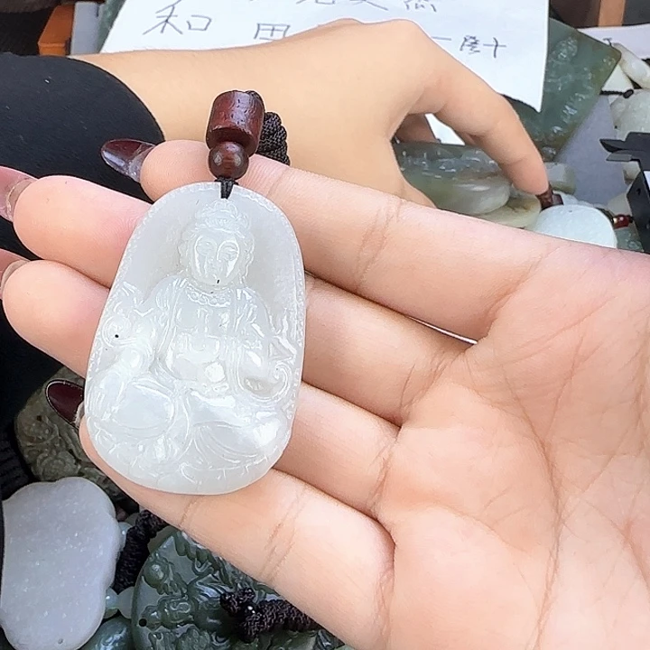 颈饰未镶嵌和田玉