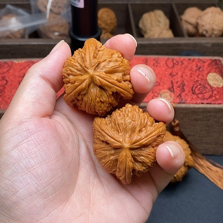 随***意文玩核桃把件白奔
