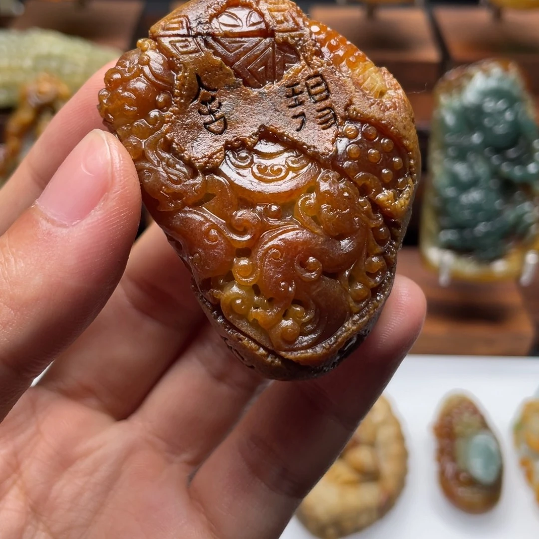 小***.定制翡翠未镶嵌翡翠