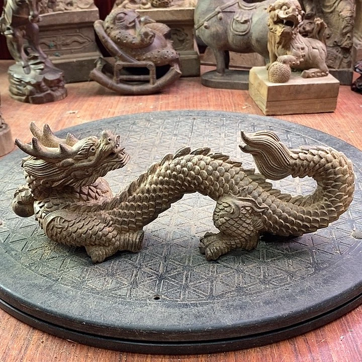 木與**行木雕艺术作品