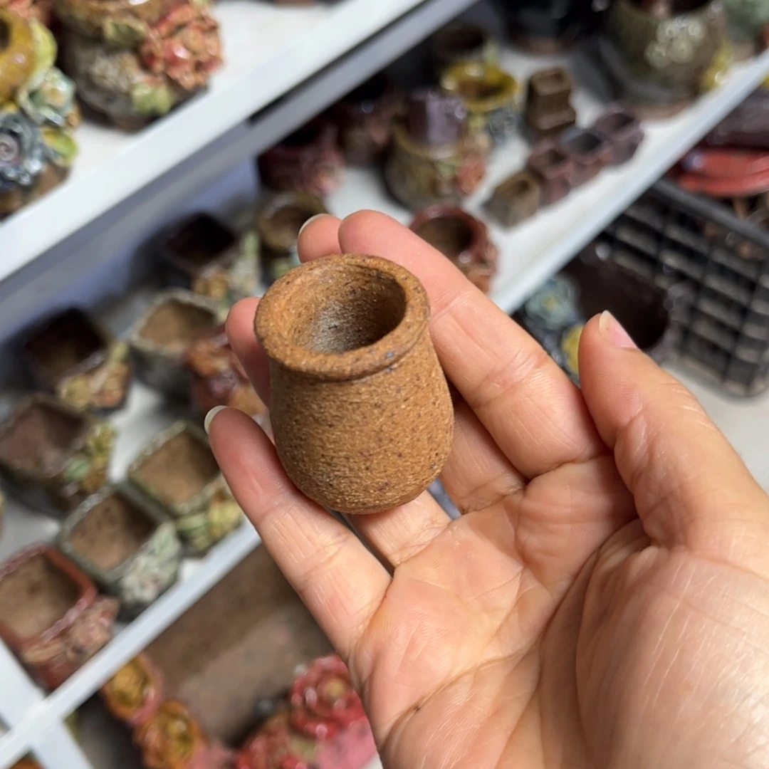 白***兔泥塑古镇炻陶花盆