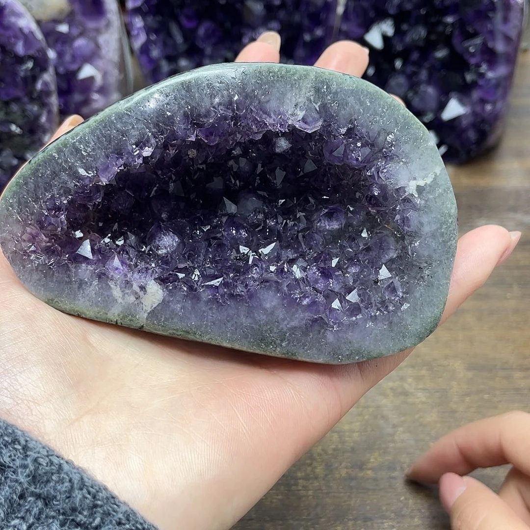 紫晶未镶嵌大型摆件（非配饰）