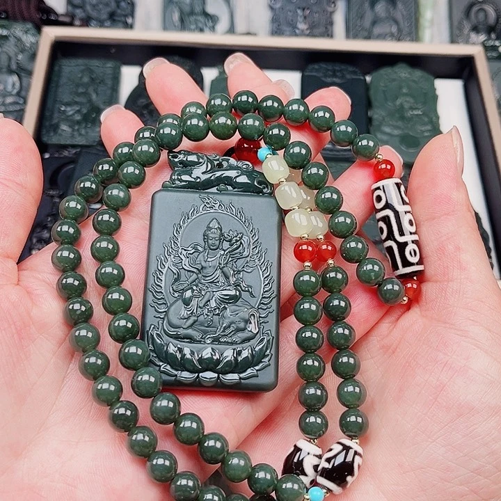 诸***遂和田玉未镶嵌颈饰