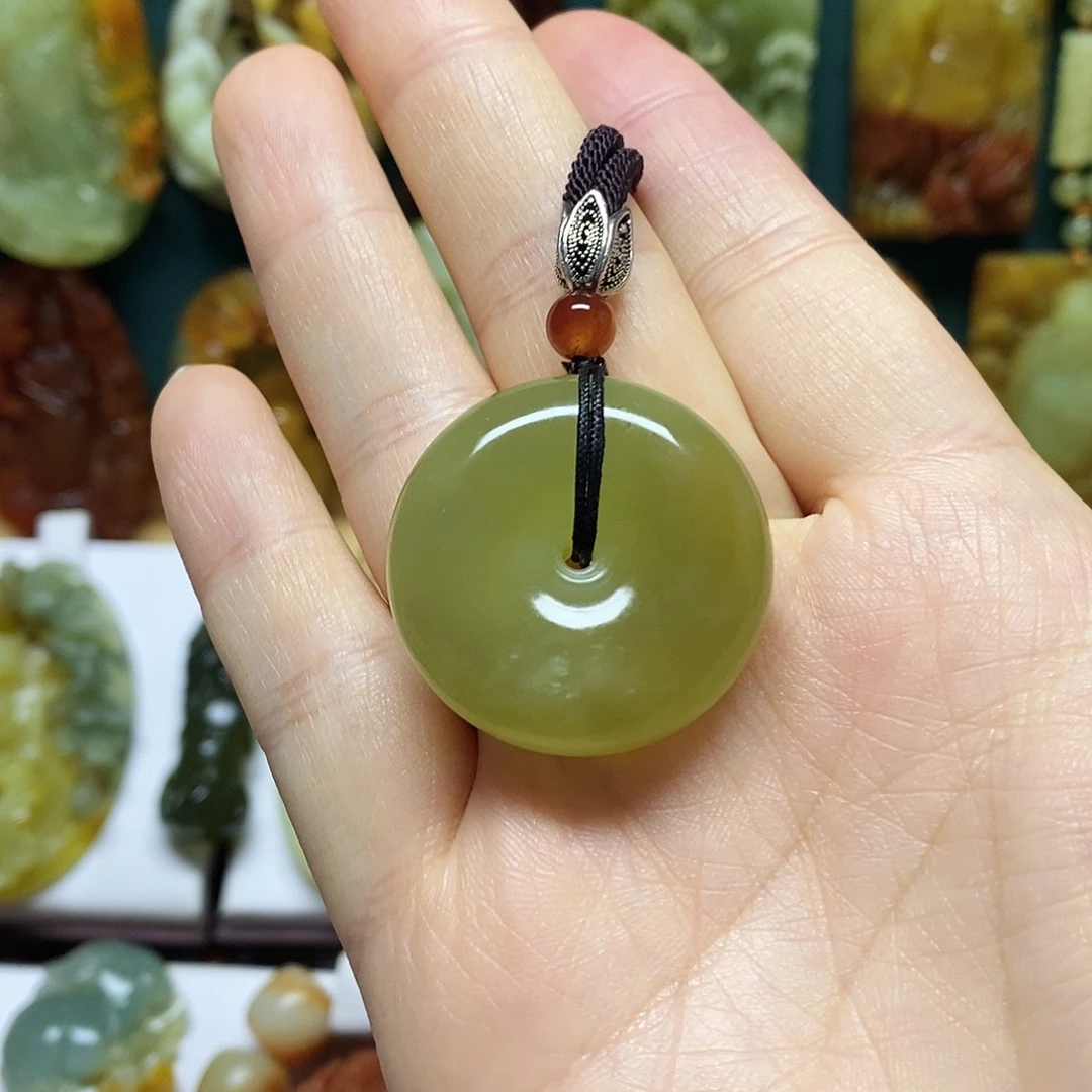 岫玉未镶嵌吊坠(赠链)