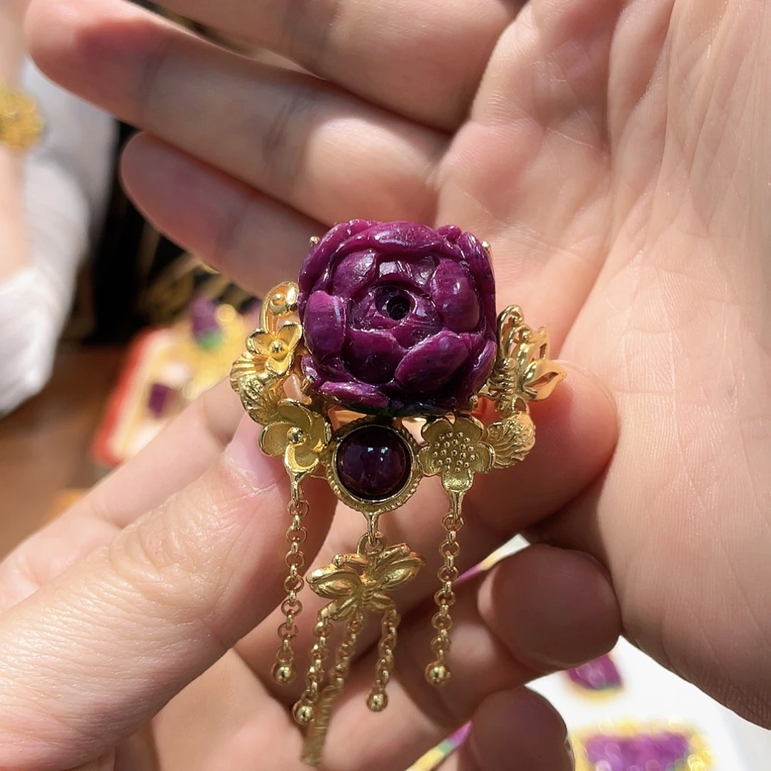 锦纶铁合金红宝戒指