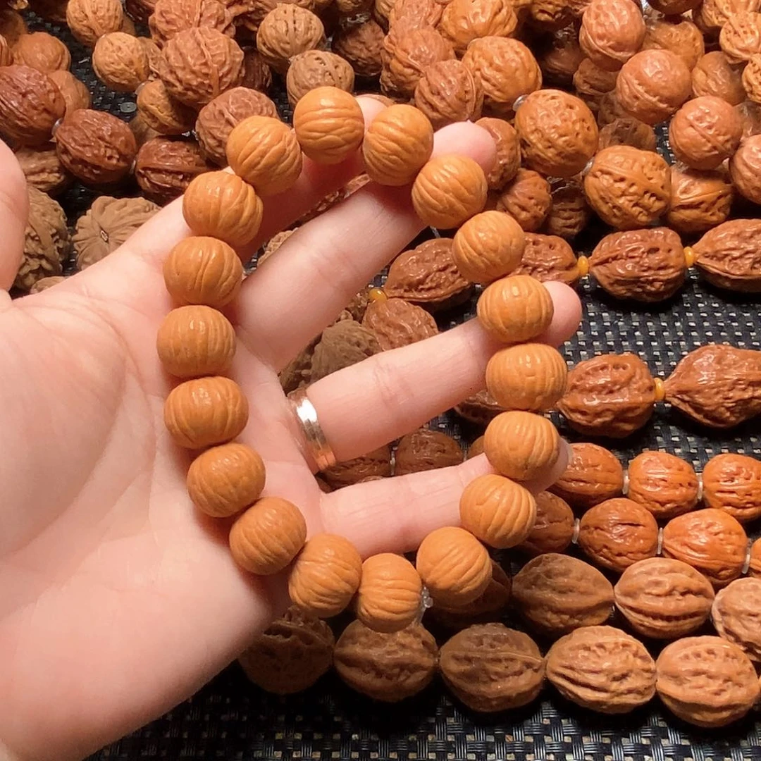 文玩核桃吊坠猴头