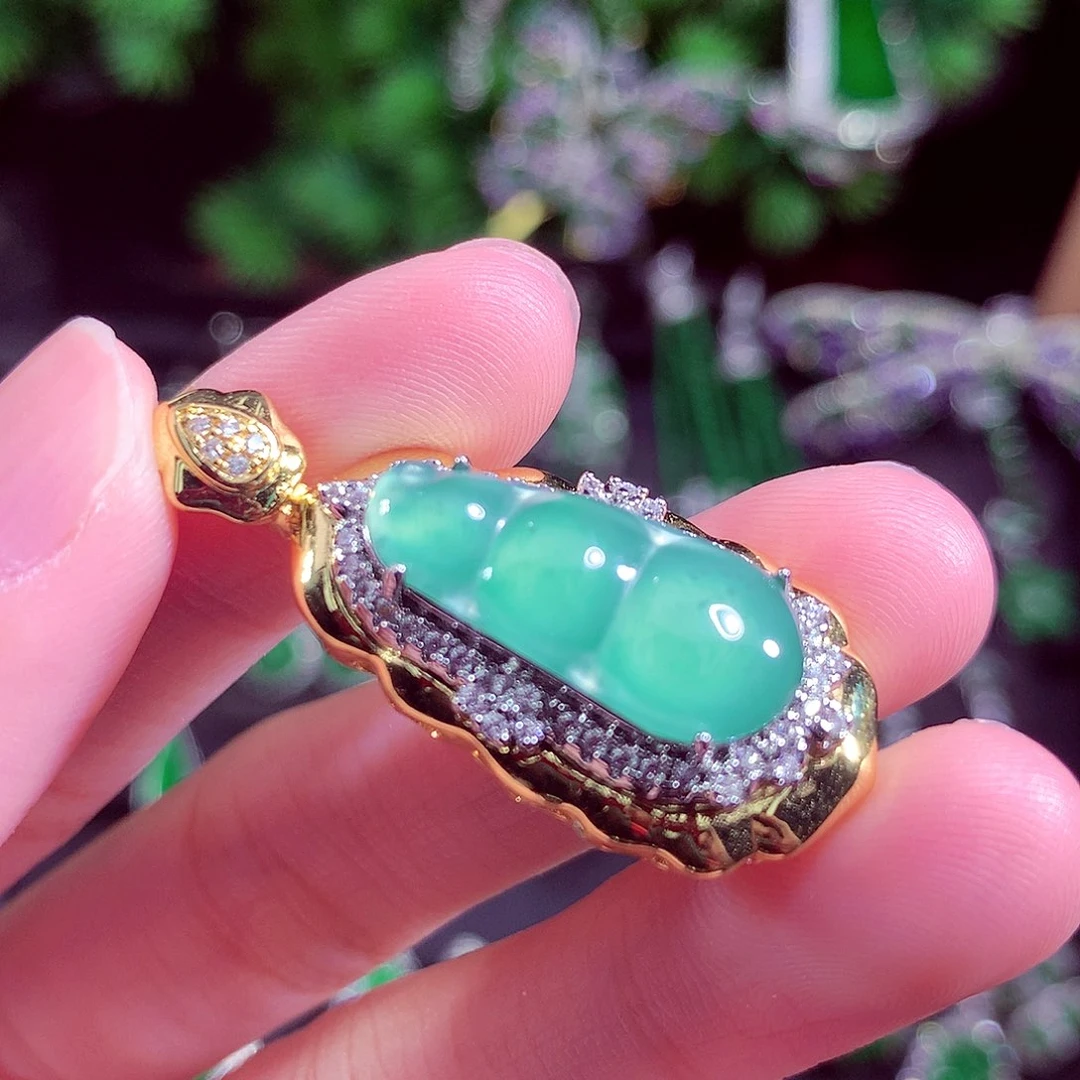 颈饰未镶嵌翡翠天然