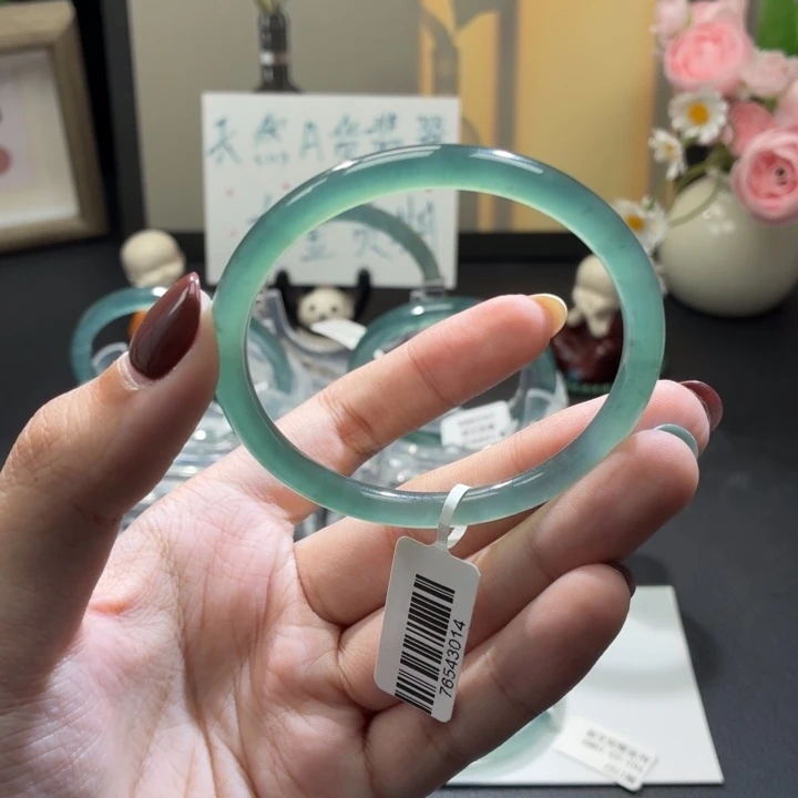 翡翠未镶嵌手镯冰啤酒瓶绿55