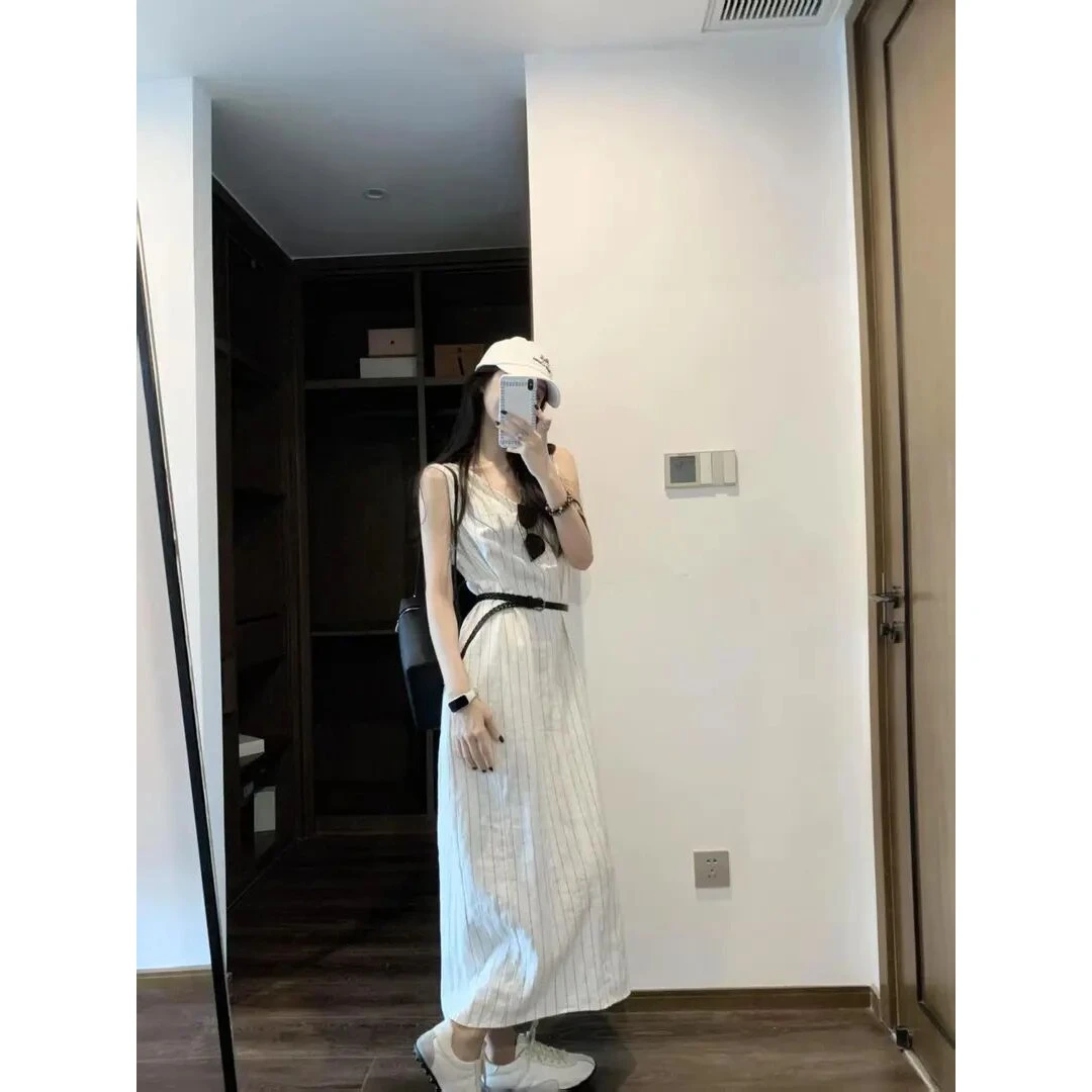 时尚复古法式连衣裙2025夏季气质条纹无袖背心收腰显瘦v领中长裙