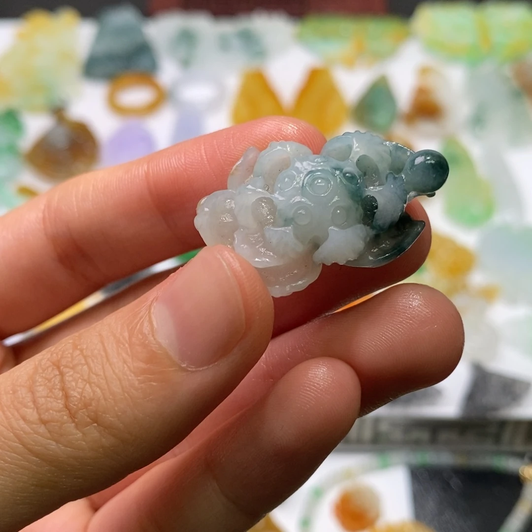 定制翡翠未镶嵌花