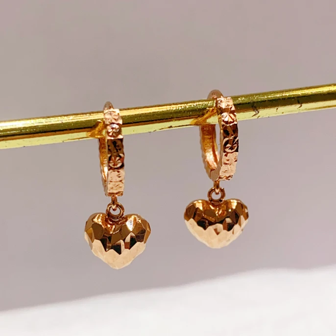 18K简约灵动小爱心耳扣