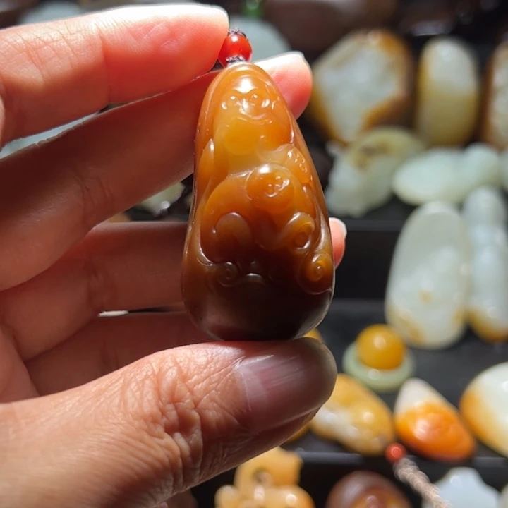 三***里和田玉未镶嵌颈饰