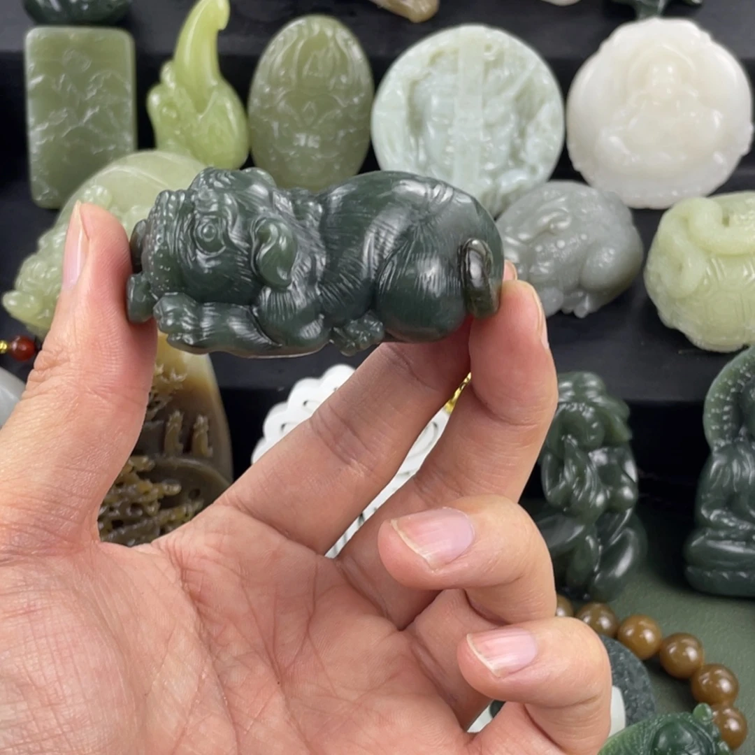 和田玉未镶嵌颈饰