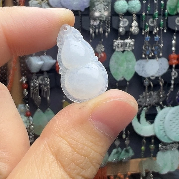 翡翠未镶嵌颈饰55555666