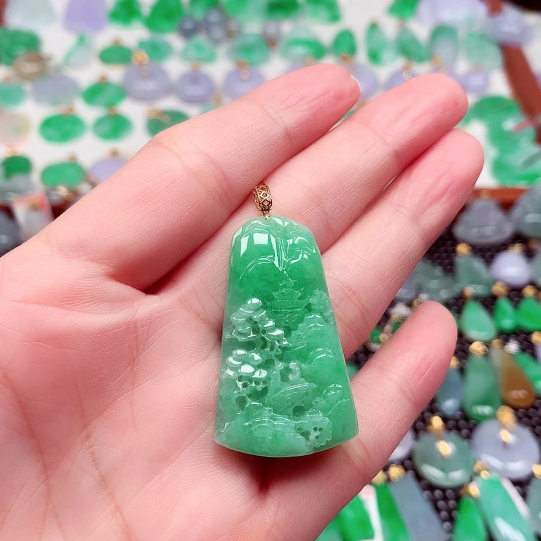 翡翠18K金镶嵌颈饰天然翡翠A货