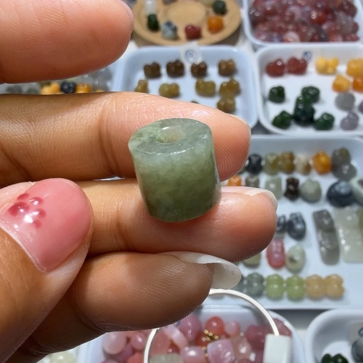 和田玉未镶嵌珠宝奇石