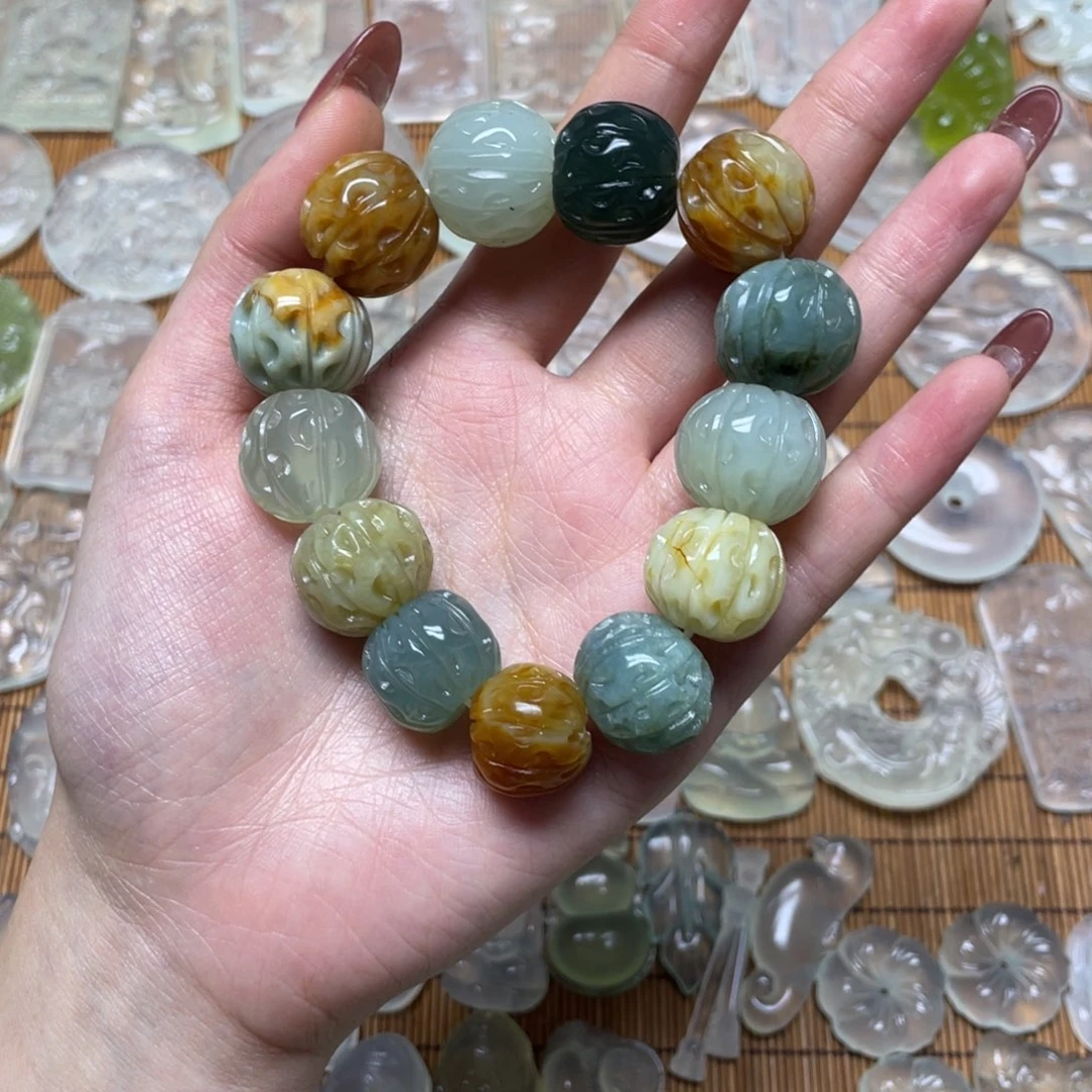 未镶嵌蛇纹石玉颈饰胡**r