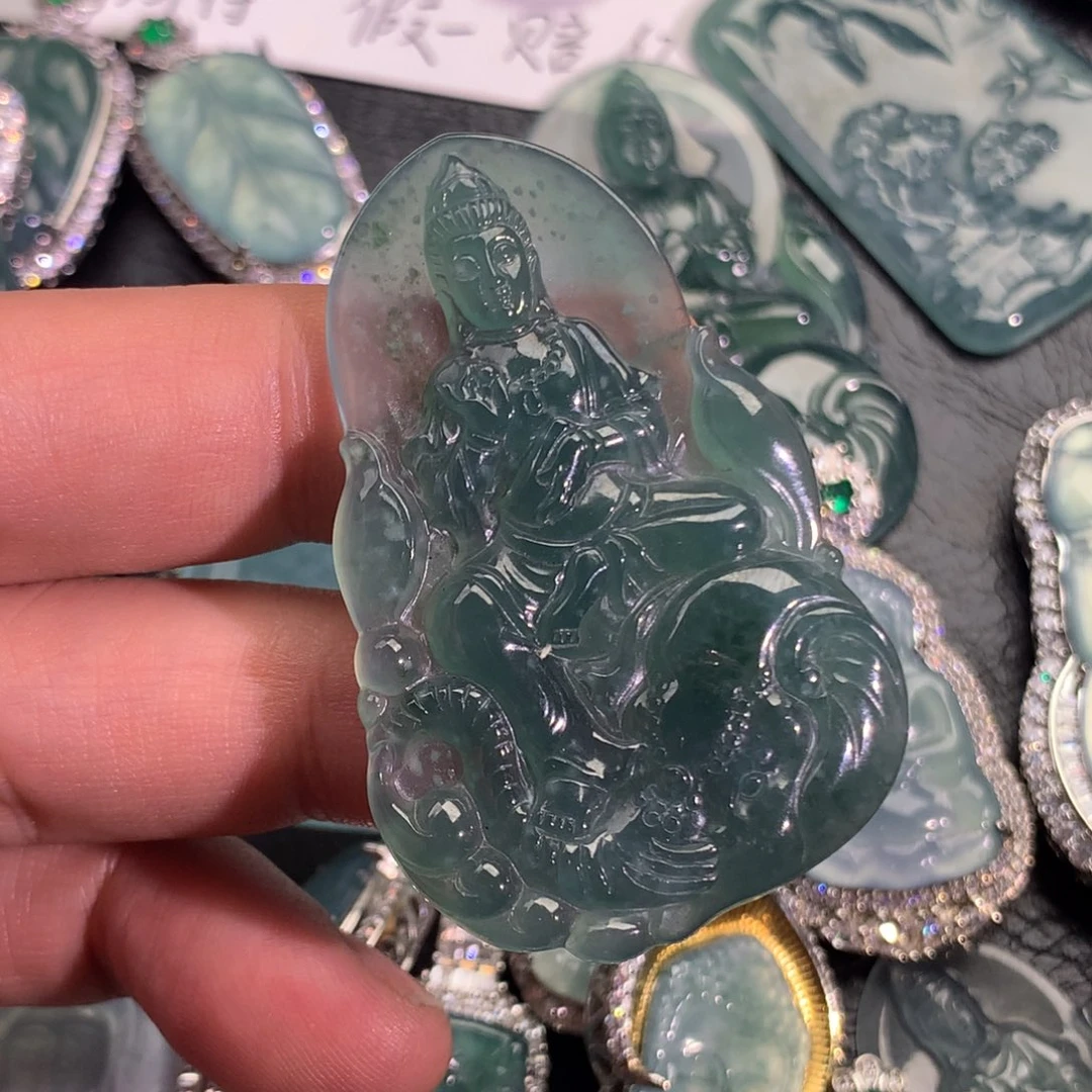 翡翠颈饰未镶嵌普贤