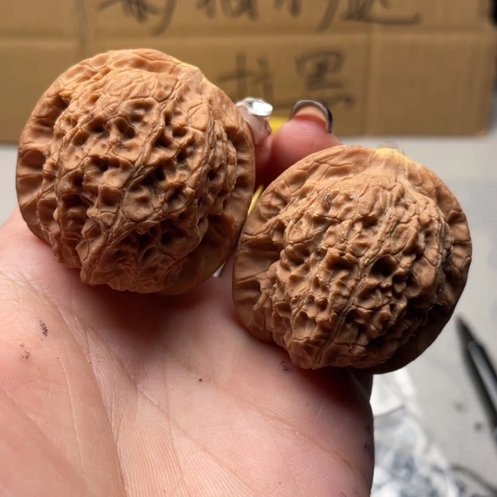 大***彬把件文玩核桃血麒麟37