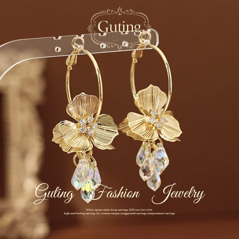 铜合金合成锆石耳饰 21935金色花朵耳环女高级感精致百搭耳钉