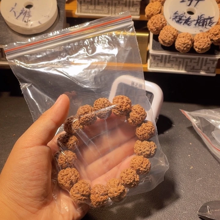狼***W手串金刚菩提这个