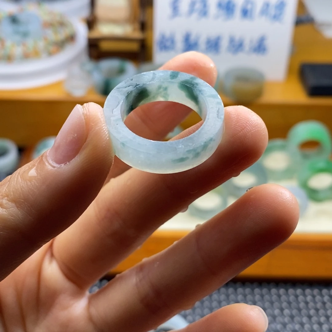 定制翡翠未镶嵌戒指