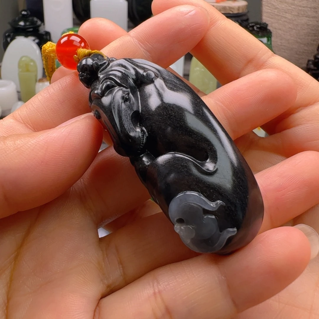 和田玉未镶嵌把件