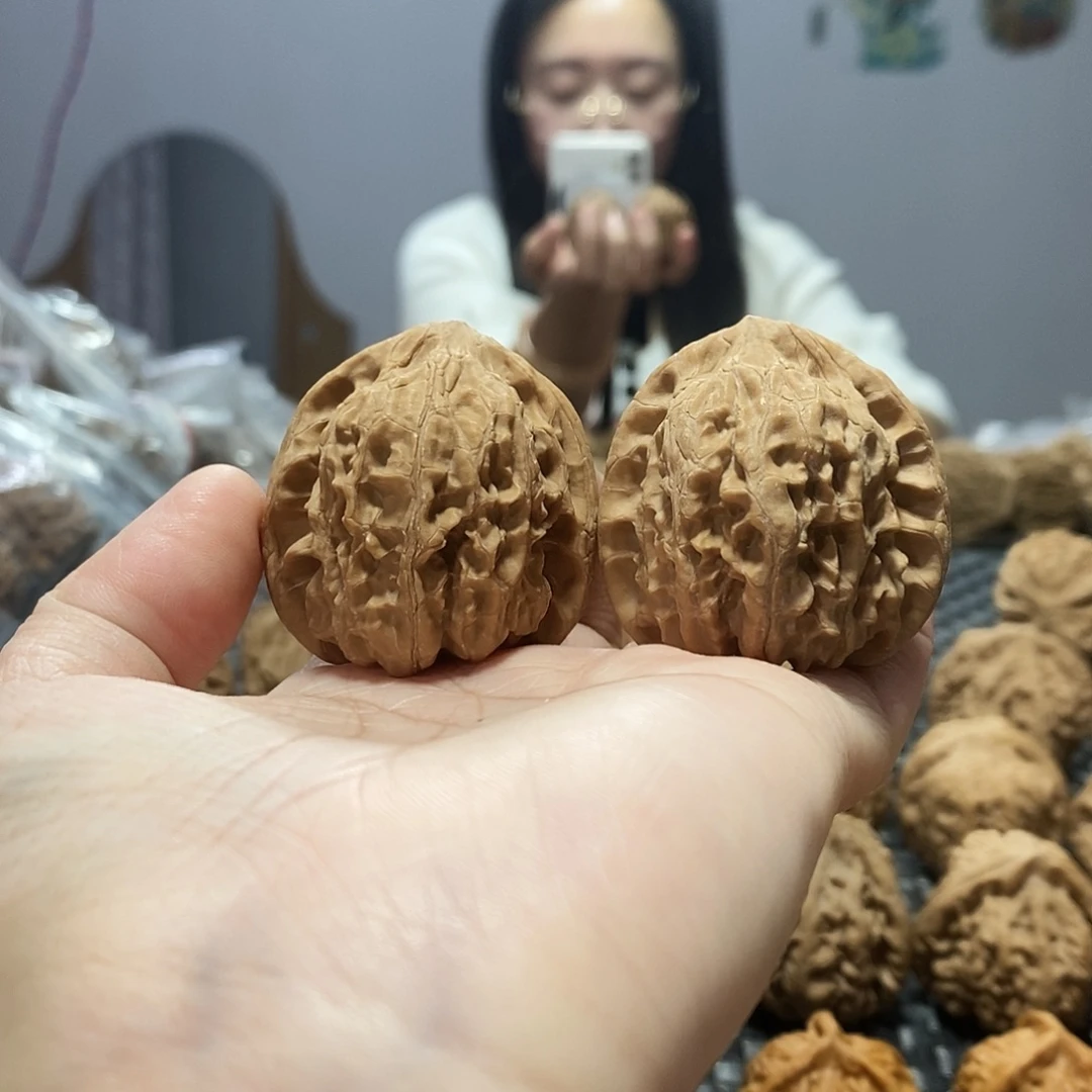 吊坠桃核罗汉头40