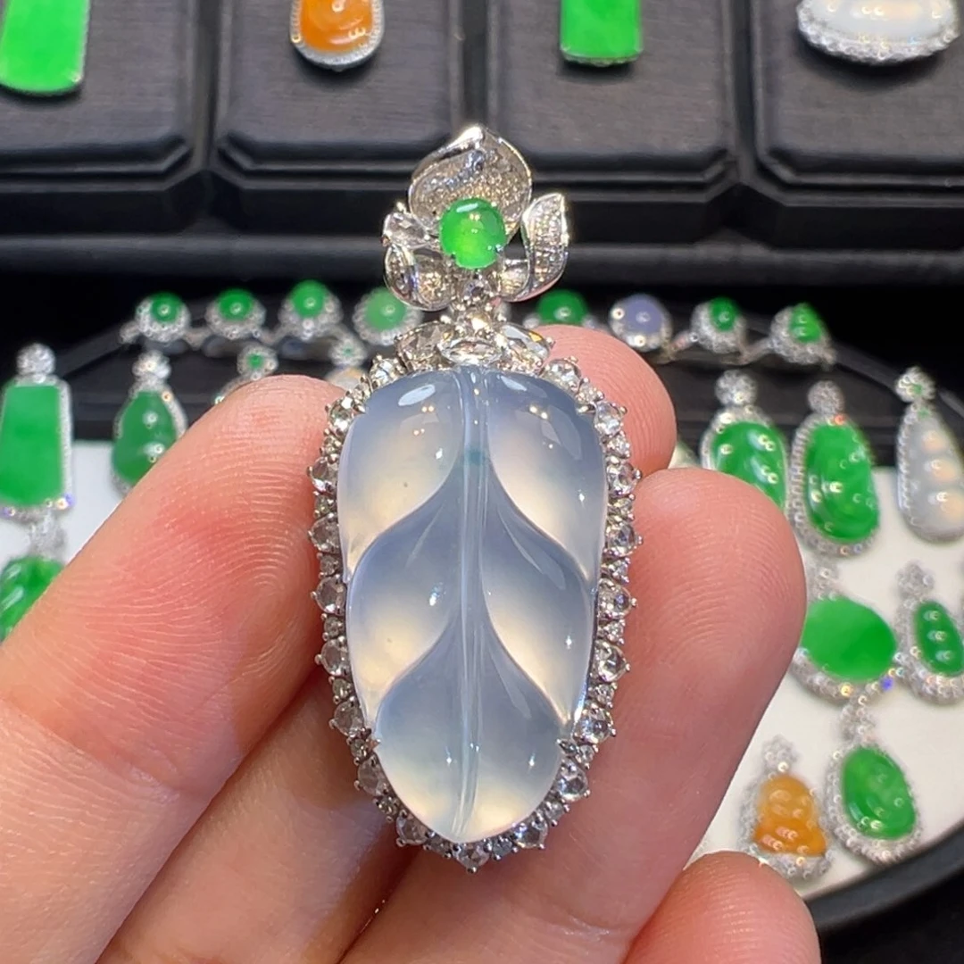 翡翠18K金镶嵌颈饰收到货48小时鉴赏期