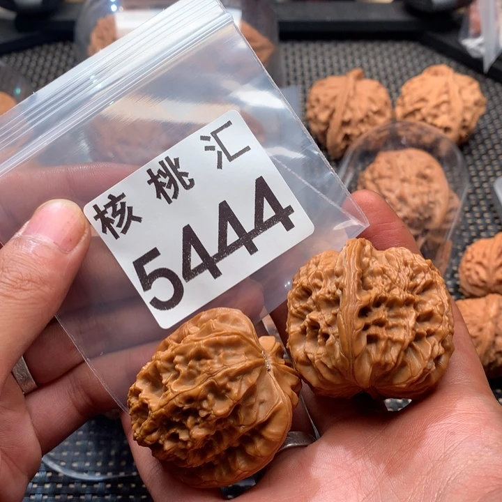 文玩核桃吊坠马老四