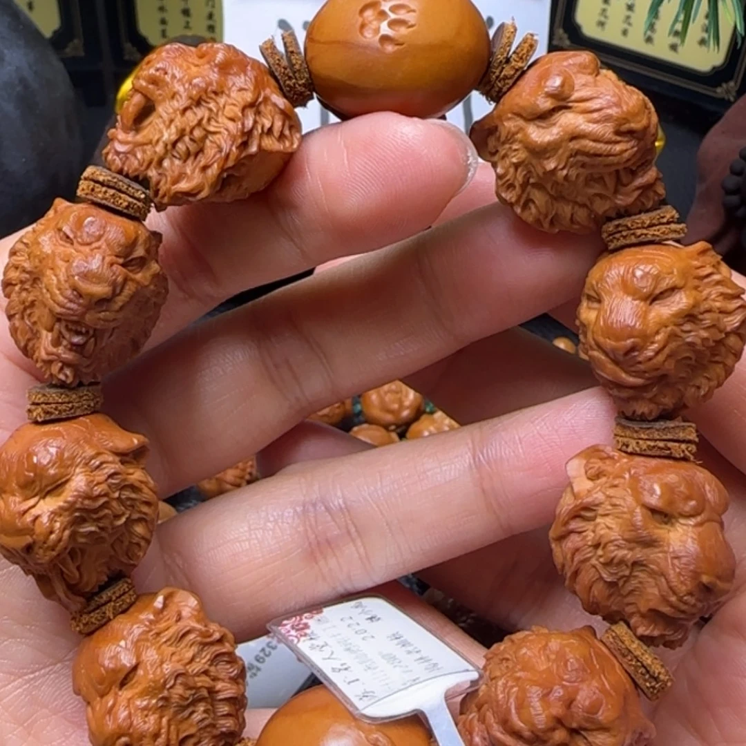 【闪购商品】橄榄核吊坠立雕虎头