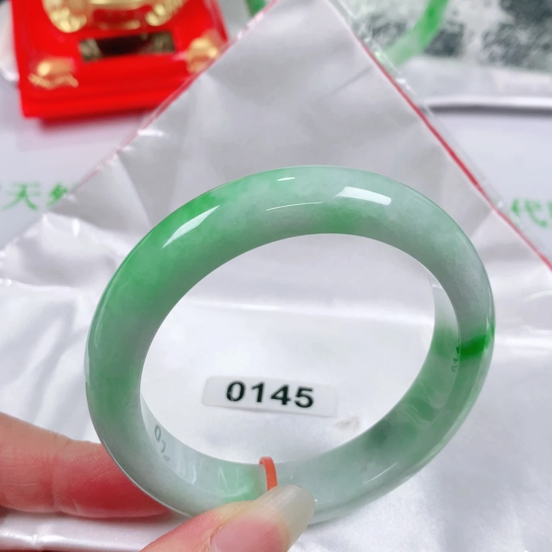 翡翠手镯未镶嵌   编号0145 正圈54+