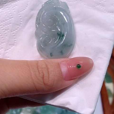 颈饰未镶嵌翡翠如意