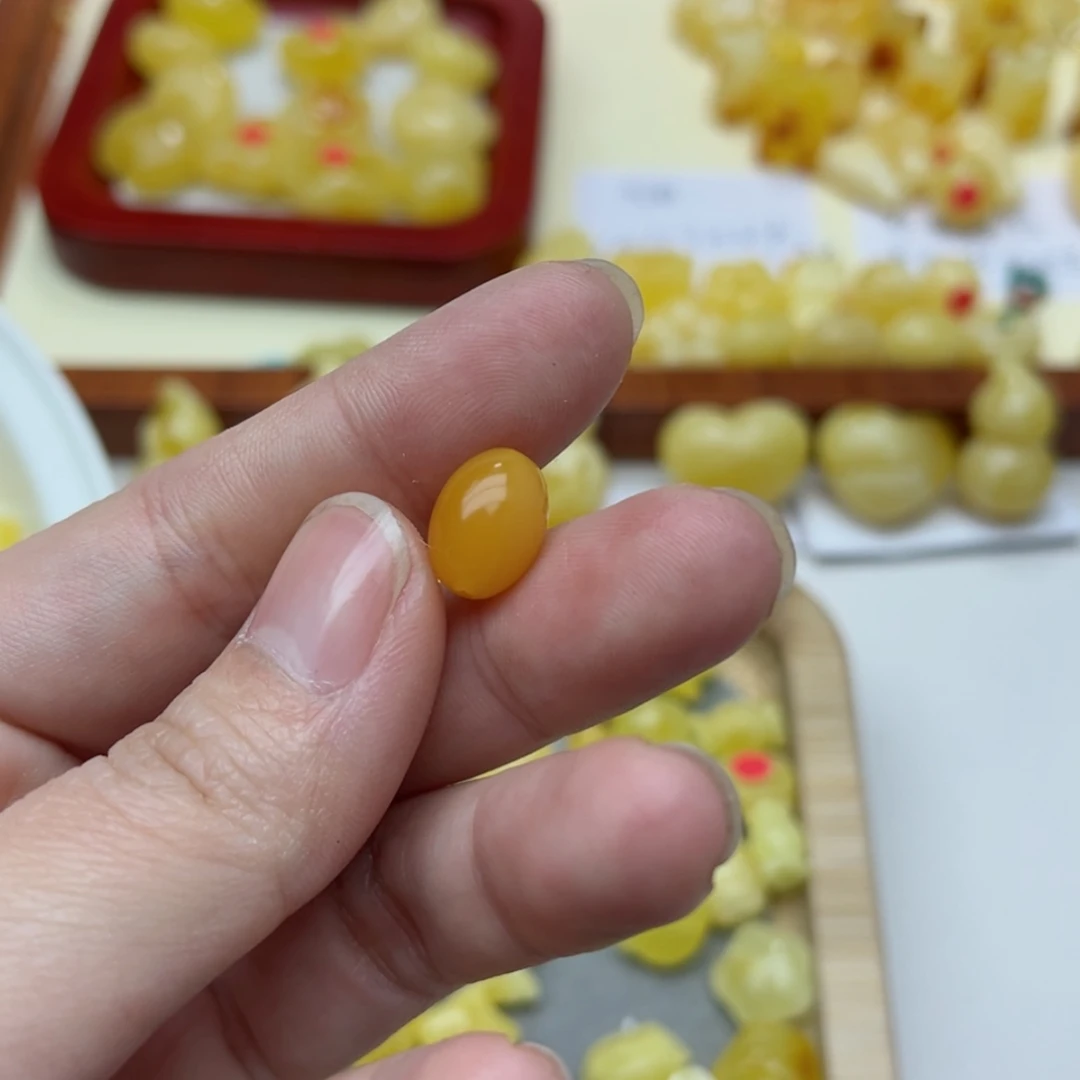 【闪购商品】蜜蜡裸石未镶嵌配饰