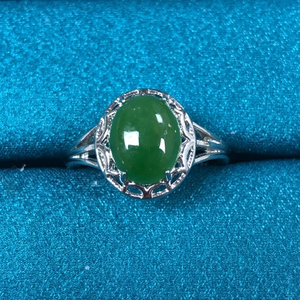 12和田玉碧玉正阳绿无黑点戒指10✖️8拍一发一多样性发货