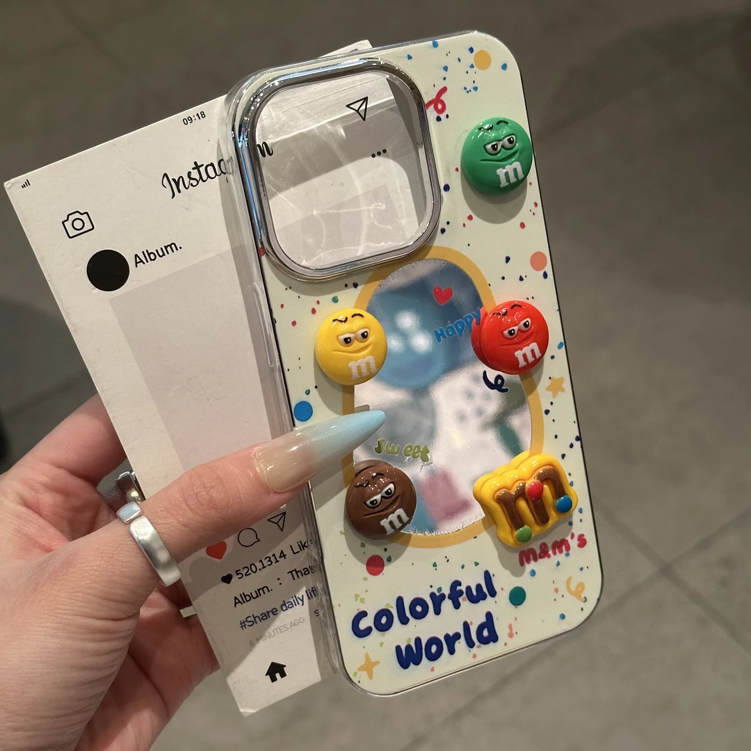 欧克里里立体M豆公仔适用苹果16镜面手机壳华为P70vivo小米15oppo