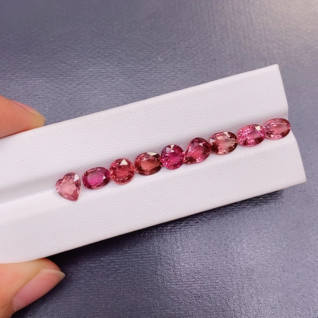 未镶嵌裸石碧玺220一克拉，仅供展示，挑好上定向