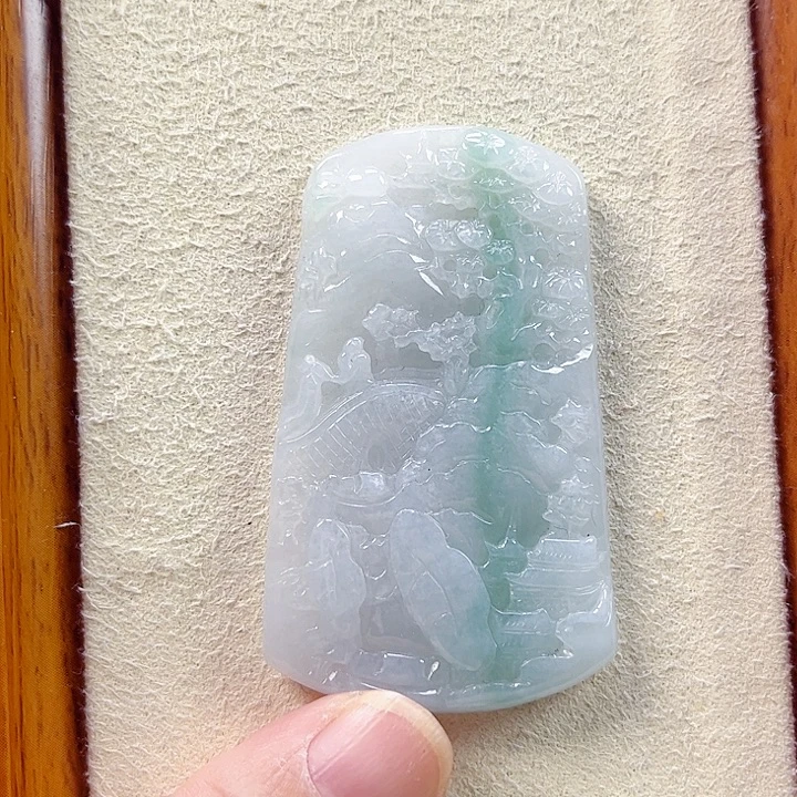翡翠未镶嵌颈饰孤品