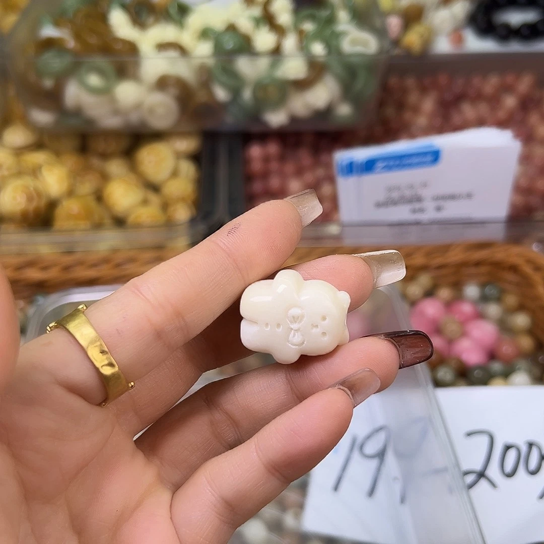 菩提根/象牙果吊坠小****卜瑕疵