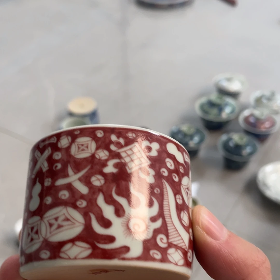 瓷片景德镇釉里红八宝纹直口杯