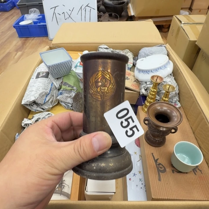 瓷片鲟**哥工艺品摆件瓷器摆件正能量