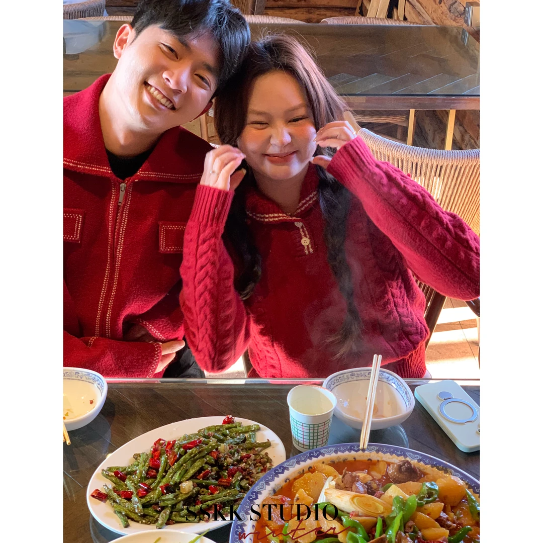 KMZY/KMZY山_山【圣诞恋语】微胖mm韩版复古翻领麻花圣诞红减龄毛衣