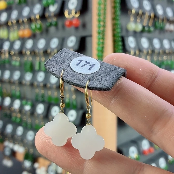 和田玉18K金镶嵌耳饰