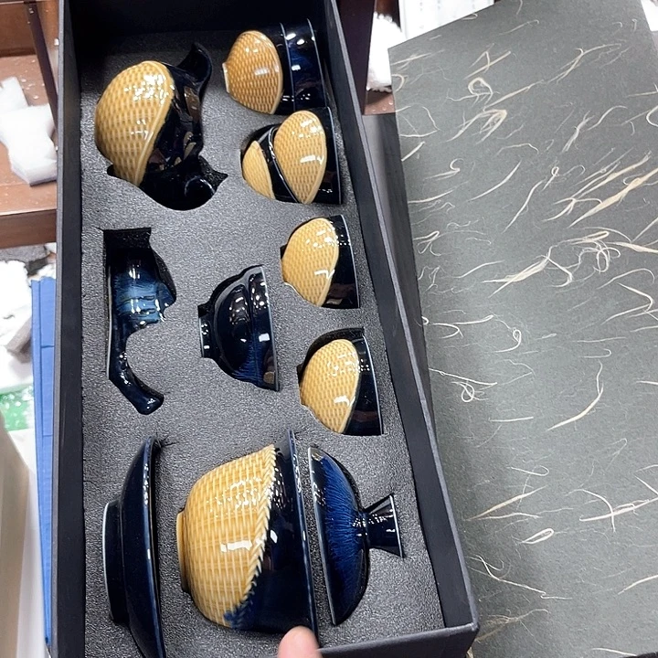 孤品茶具套装等。