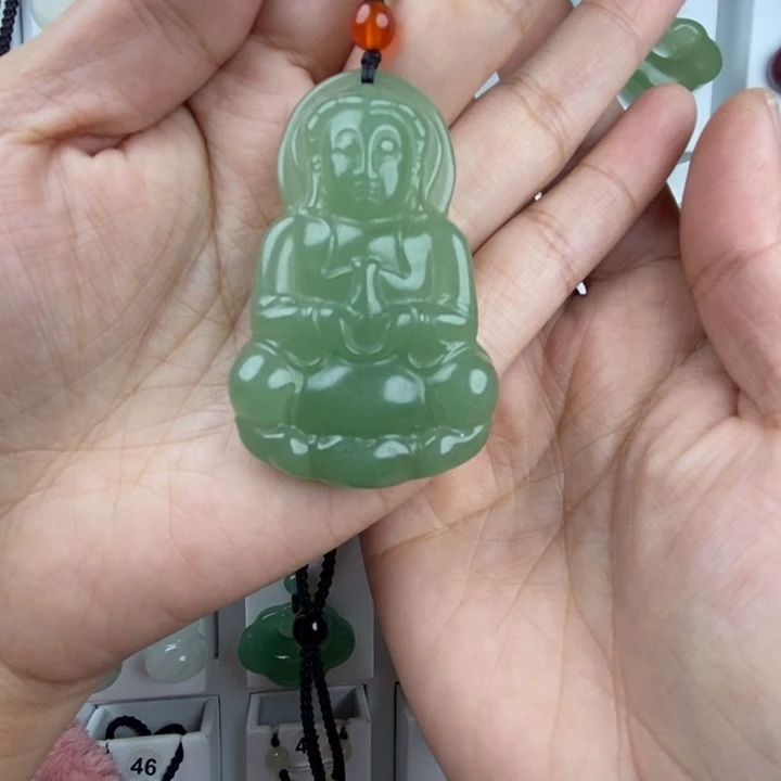 石英质玉未镶嵌颈饰