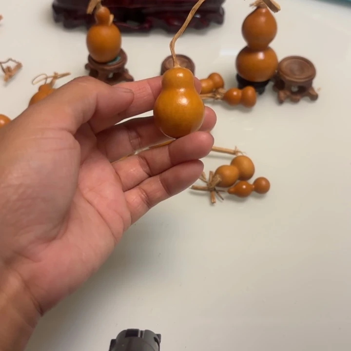 潇***天然手捻小的葫芦