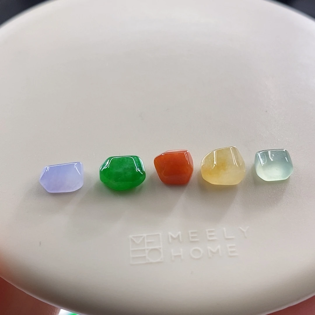 翡翠散珠五色随形