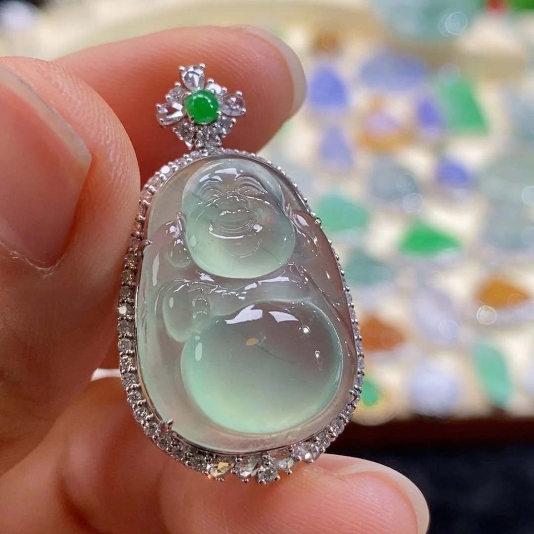 翡翠18K金镶嵌颈饰