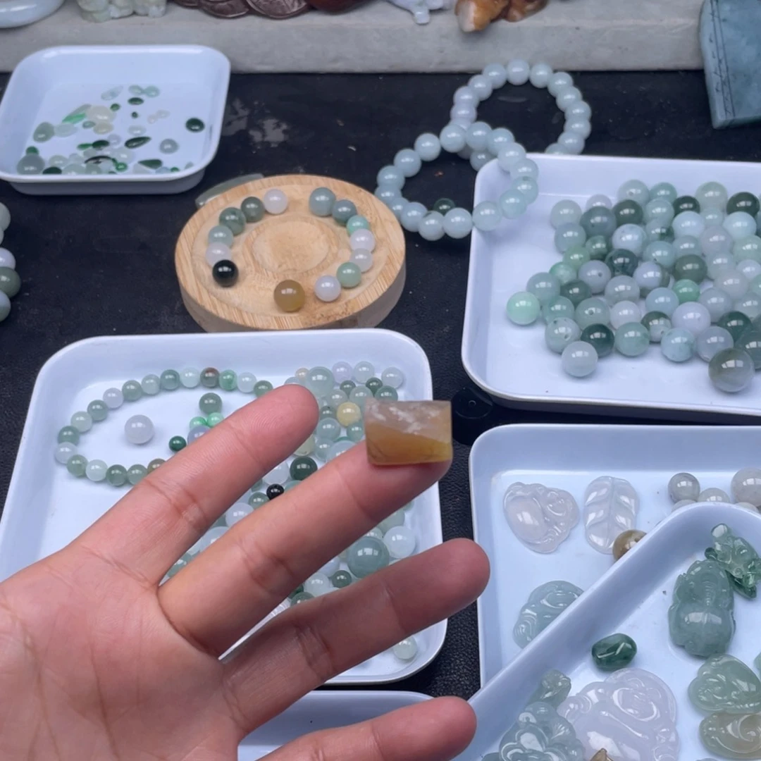 定制翡翠未镶嵌妮****