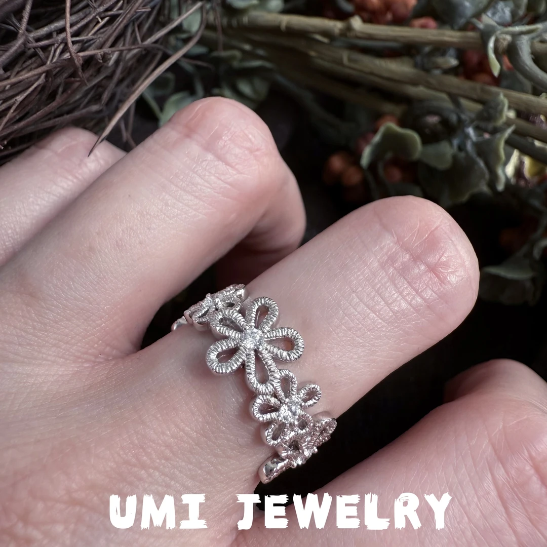 925银合成锆石戒指 UMI家【英伦】金蕾丝花环镂空花朵镶嵌高级时尚